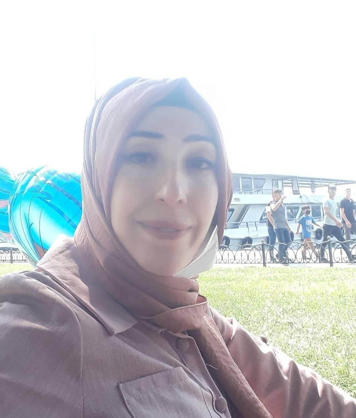 Gaziosmanpaşa'da minibüs kaldırıma daldı! Çocuklarını kenara iterek kurtaran anne hayatını kaybetti