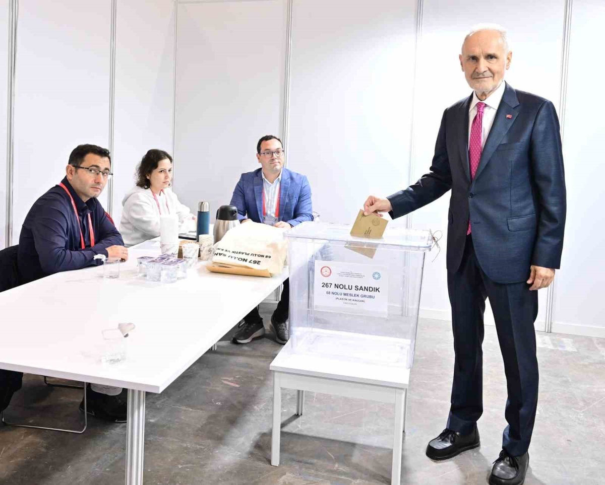 İTO Başkanı Avdagiç, 22'nci Dönem Meclis ve Komite seçimlerinde oy verdi