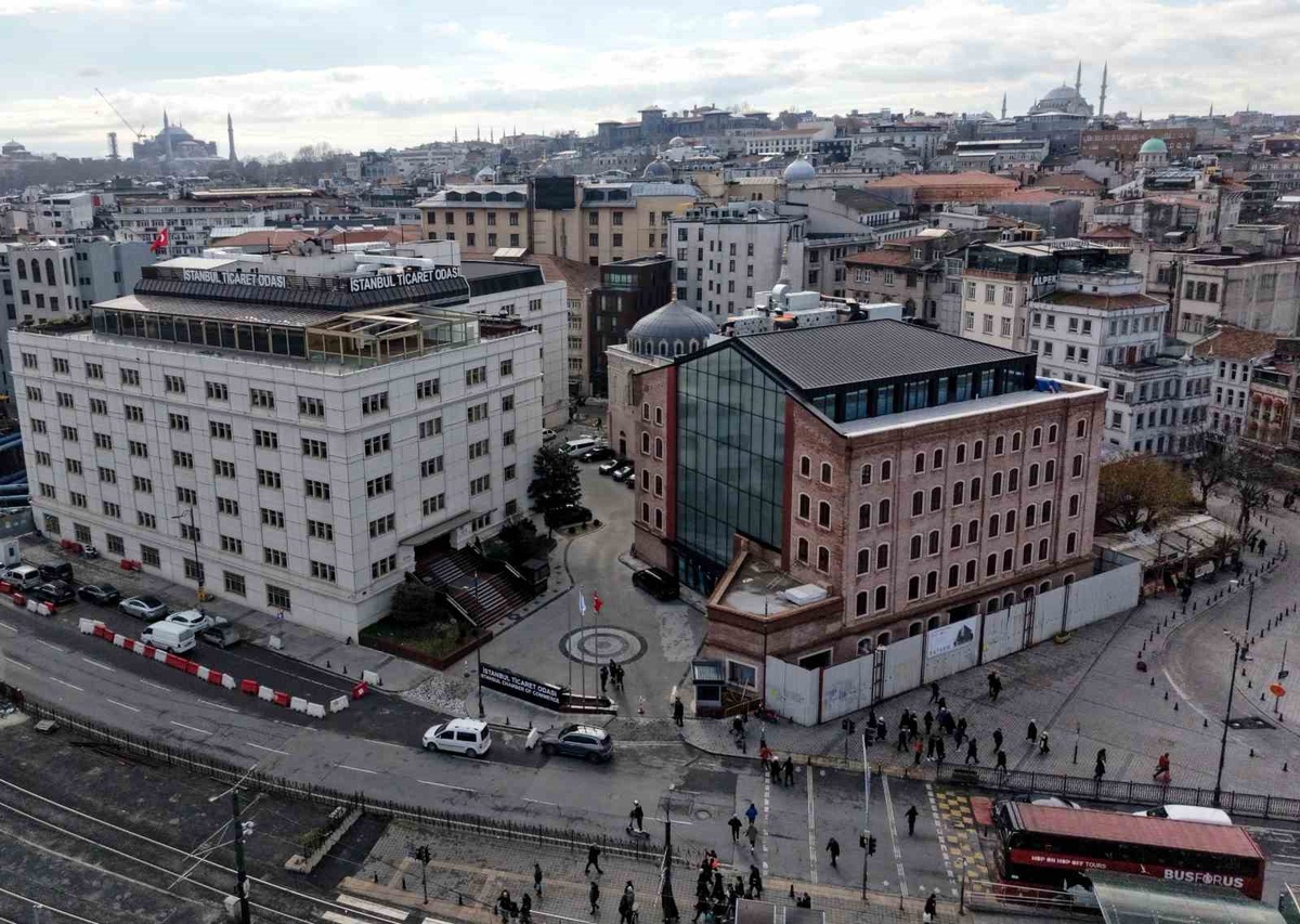 İTO'nun 22. Dönem seçimlerinde 620 üyeyi belirleyecek oy verme işlemi bugün başladı