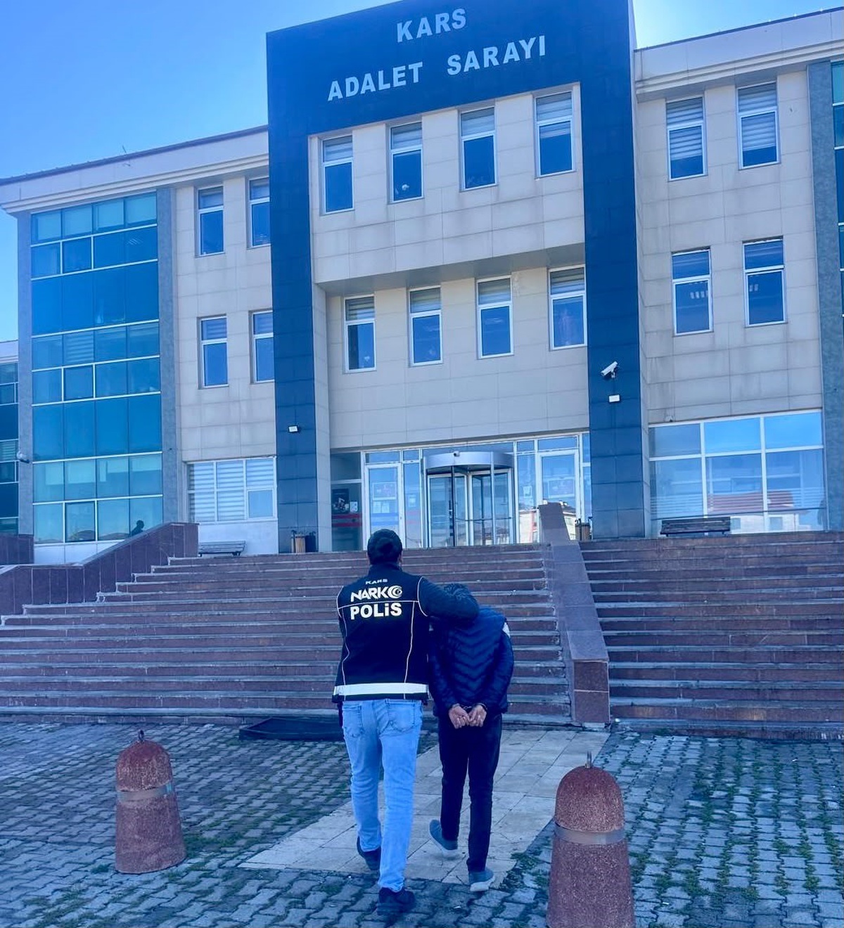 Kars'ta torbacı operasyonunda 1 kişi tutuklandı, metamfetamin kalıntısı bulundu