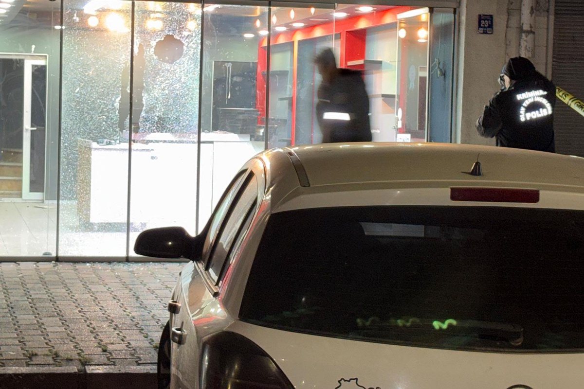 Kayseri'de dün kiralanan çiçekçi dükkanı 4 kişi tarafından kurşunlandı
