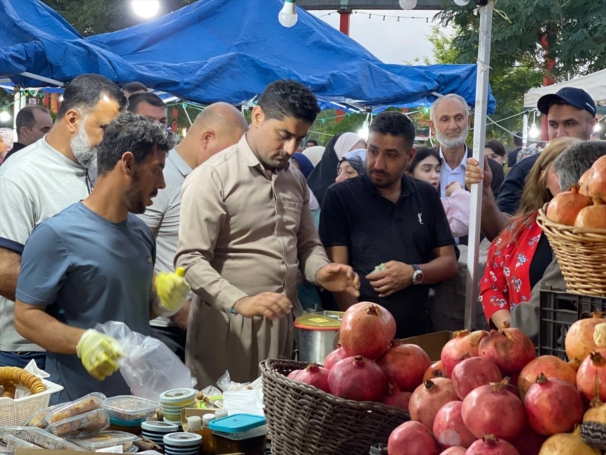 Kerkük'te 4. Geleneksel Nar Festivali yaklaşık 42 ton narla başladı