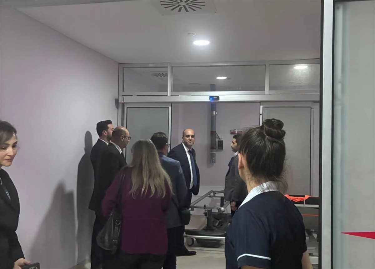 Kırklareli Belediye Başkanı Bulut, Pehlivanköy Akademi'nin voleybol maçını izledi