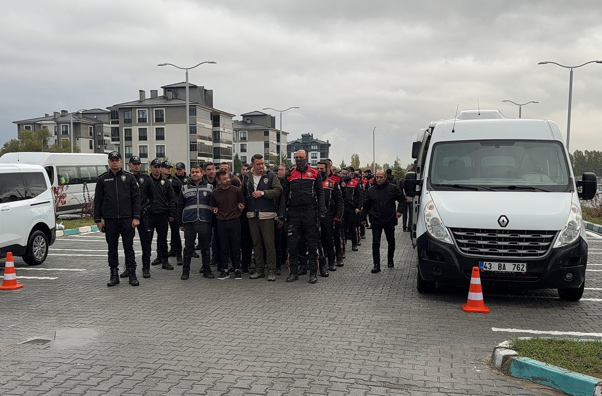 Kütahya merkezli 5 ilde yasa dışı bahis operasyonunda 41 şüpheli adliyeye sevk edildi