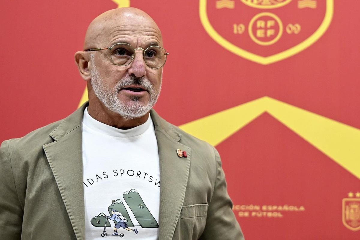 Luis de la Fuente kimdir? Johan Cruyff Ödülü'nü kazanan hocanın kupaları