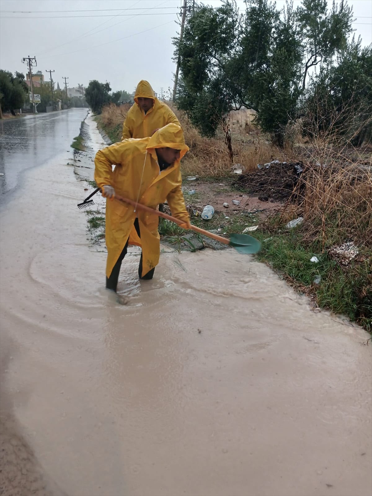 Muğla'da sağanak sonrası 111 olaya belediye ekipleri müdahale etti
