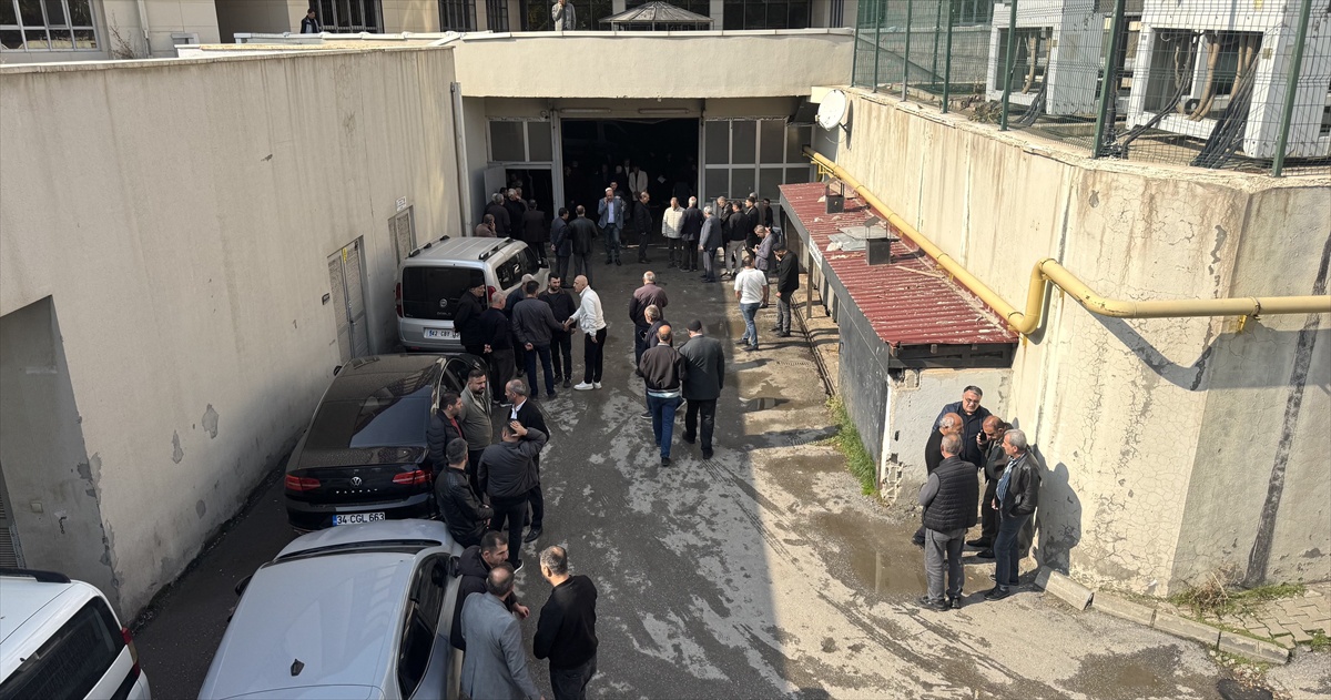 Muş Hasköy'de polis memuru 4 yakınına ateş edip intihar etti, biri öldü