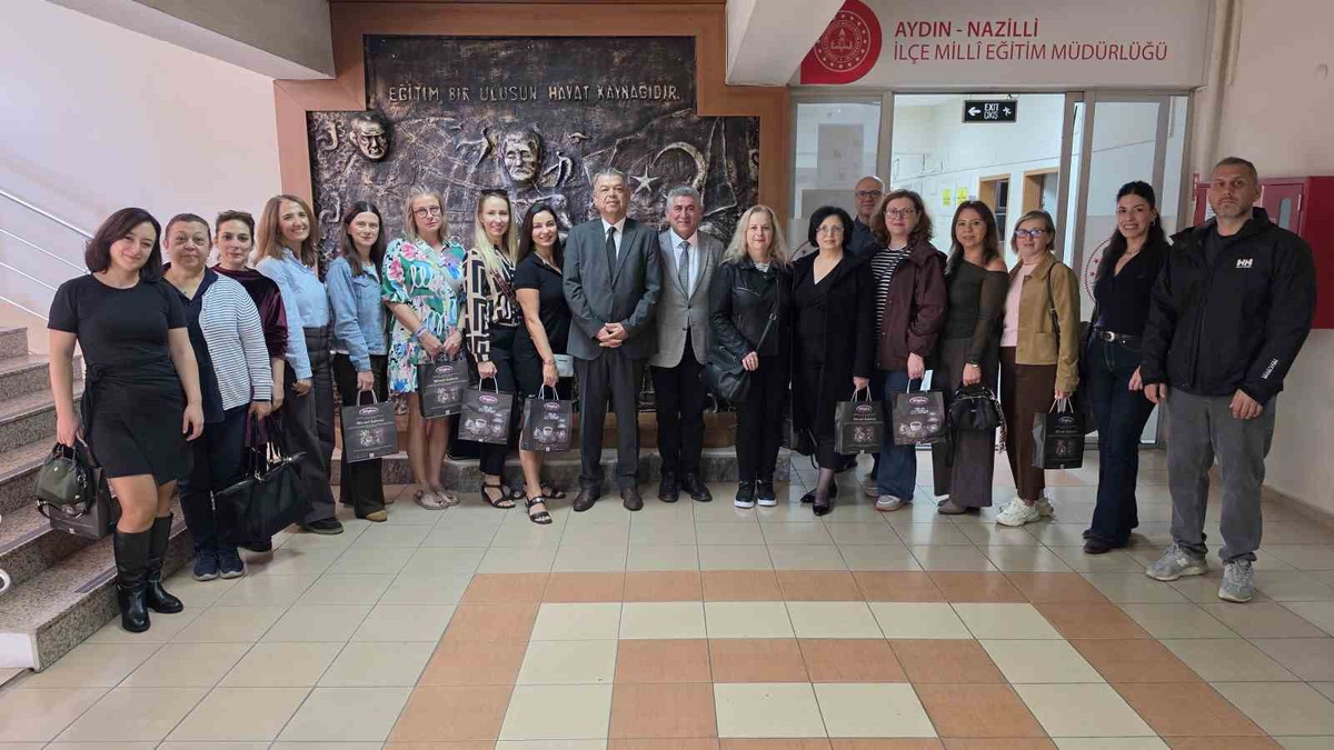 Nazilli'de Erasmus+ projesine gelen öğretmenler Eğitim Müdürü Güner'i ziyaret etti