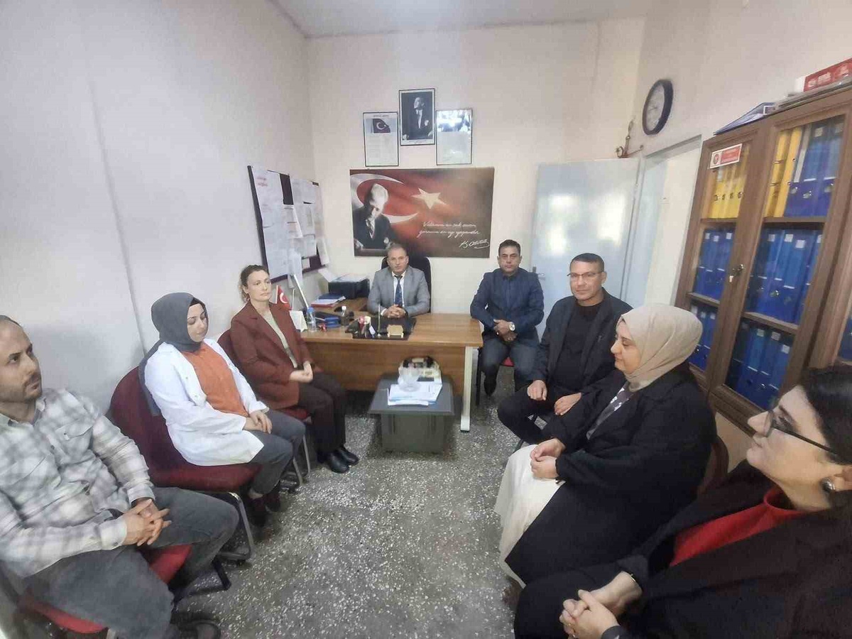 Sarıgöl'de Milli Eğitim Müdürü Demirtaş, Çanakçı okullarında öğretmenlerle buluştu