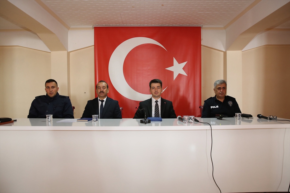 Taşova'da Ekim ayı muhtarlar toplantısı Kaymakam Bayram başkanlığında yapıldı