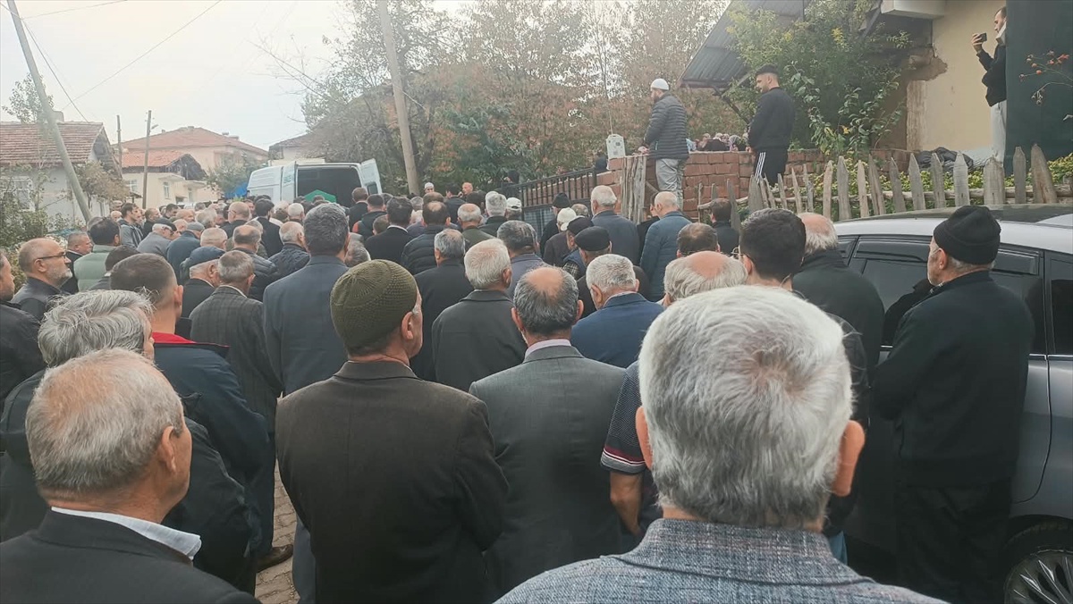 Tokat Erbaa'da tır ile traktör çarpıştı, kazada ölen yaşlı çift toprağa verildi