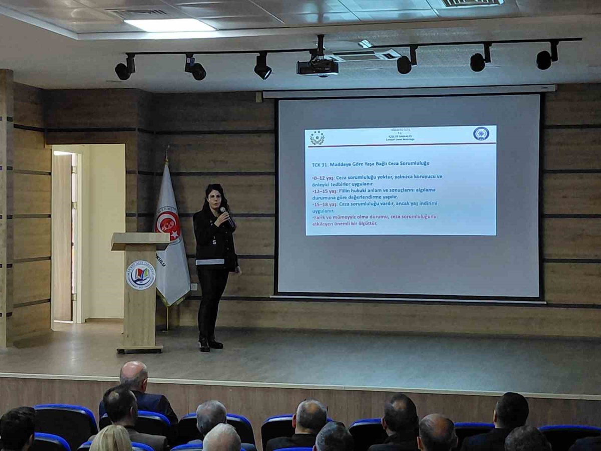 Tokat'ta okul güvenliği eğitimlerine 393 okul müdürü ve 191 rehber öğretmen katıldı