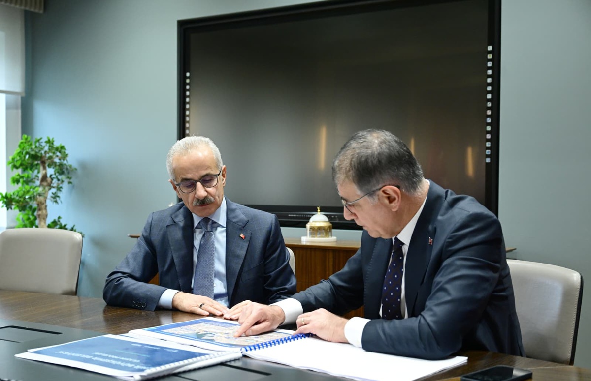 Uraloğlu ve Tugay İzmir ulaşımını görüştü, bakanlık ekipleri kente gönderilecek
