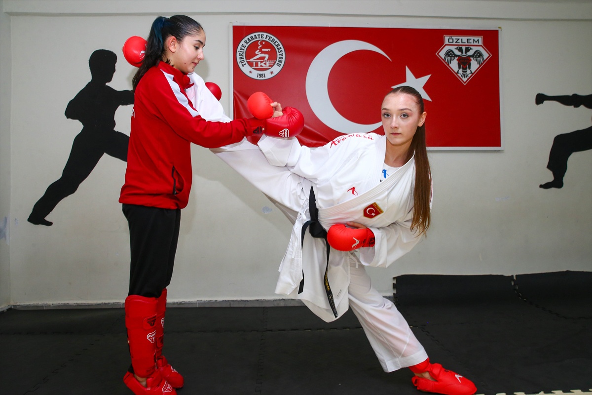 Uşaklı karateci Ela Su Yıldırım, dünya ikinciliğinden sonra şampiyonluk hedefliyor