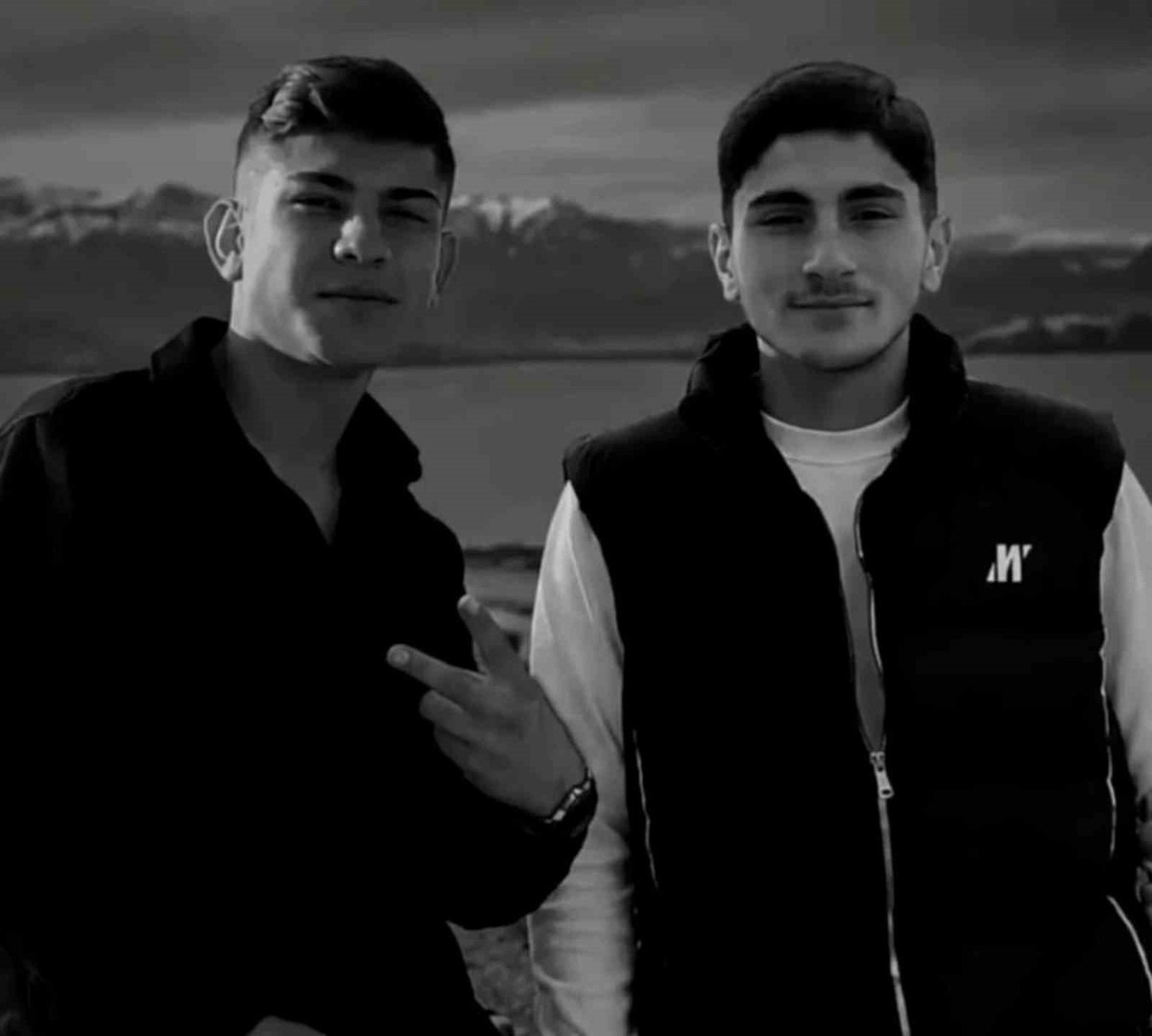 Van Gevaş'ta tankerle çarpışan otomobilde ölen 2 gencin kimlikleri belirlendi