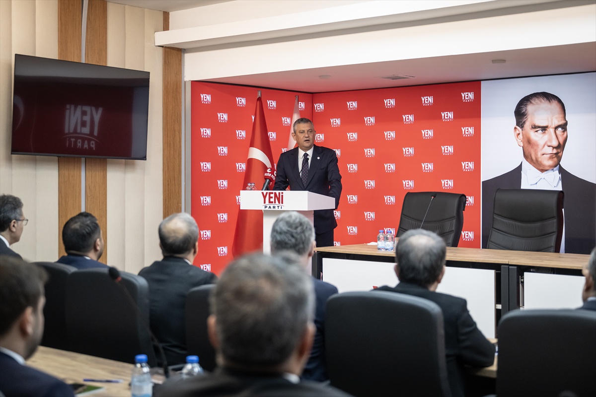 Yeni Parti Genel Başkanı Özel, kurultayın muhalefette tek kurultay olacağını söyledi