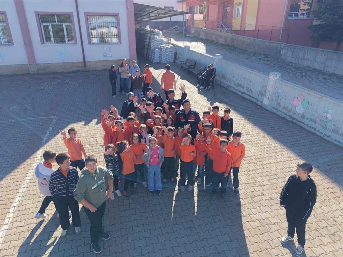 Alparslan'ın jandarma sevgisi Zara'da devriye ve dron heyecanına dönüştü