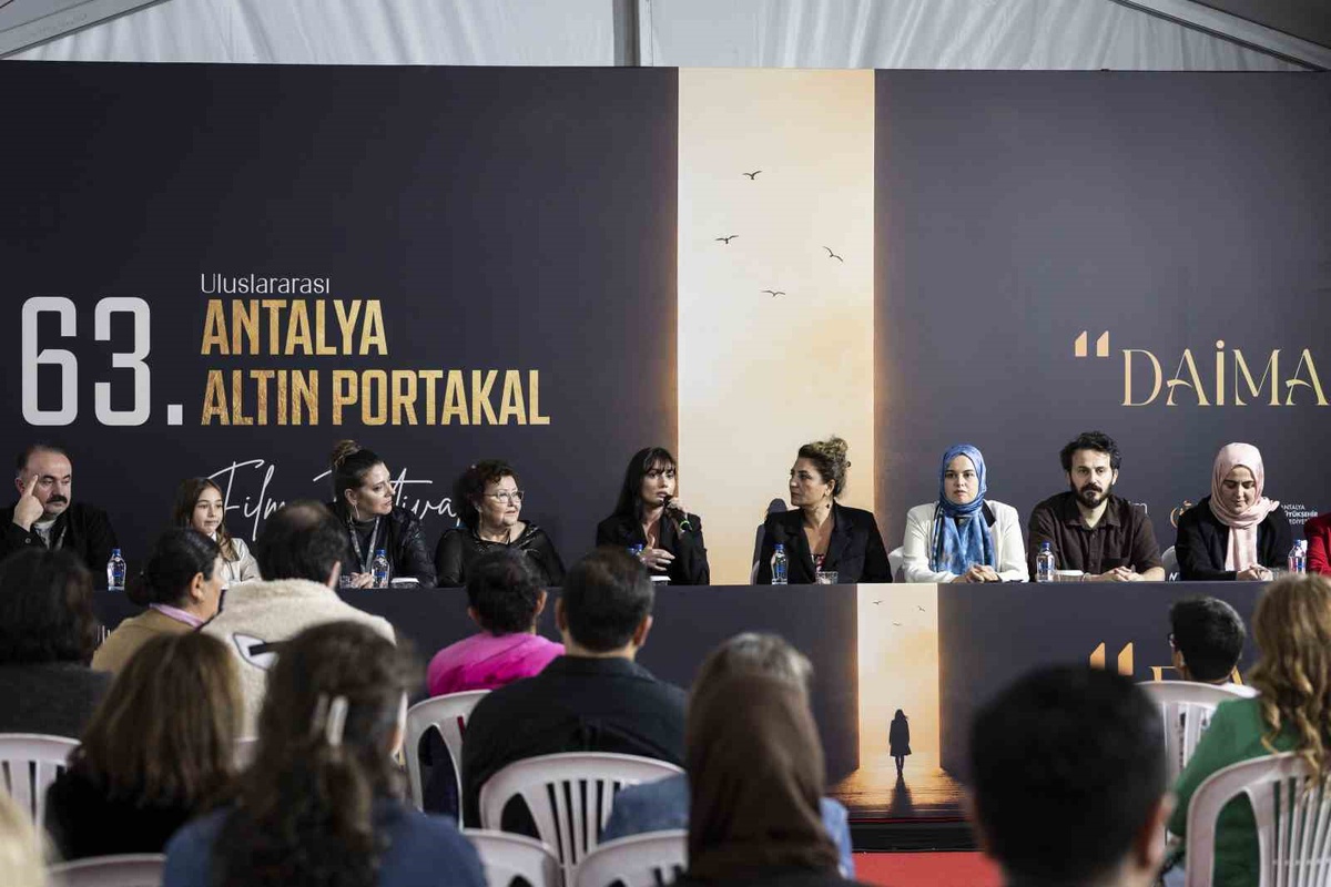 Altın Portakal'da 'Bir Anne Hakkında' ve 'Ölü Arının İğnesi' seyirciyle buluştu