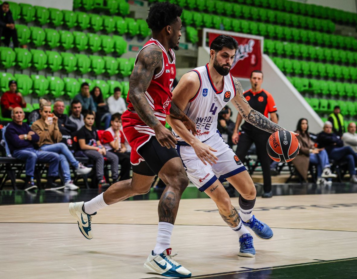 Anadolu Efes, EuroLeague'de Hapoel Tel Aviv'e 118-88 yenilerek 5. yenilgisini aldı