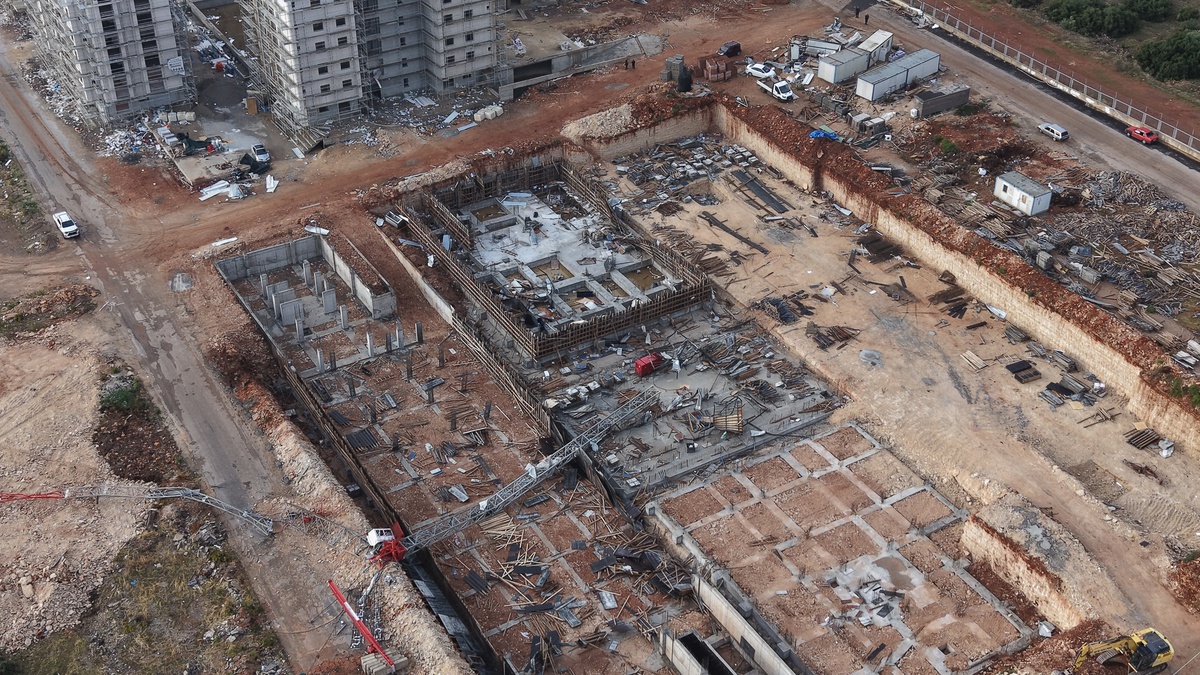 Antalya Kepez'de 4 işçinin öldüğü hortumda müteahhit ve şantiye şefi tutuklandı