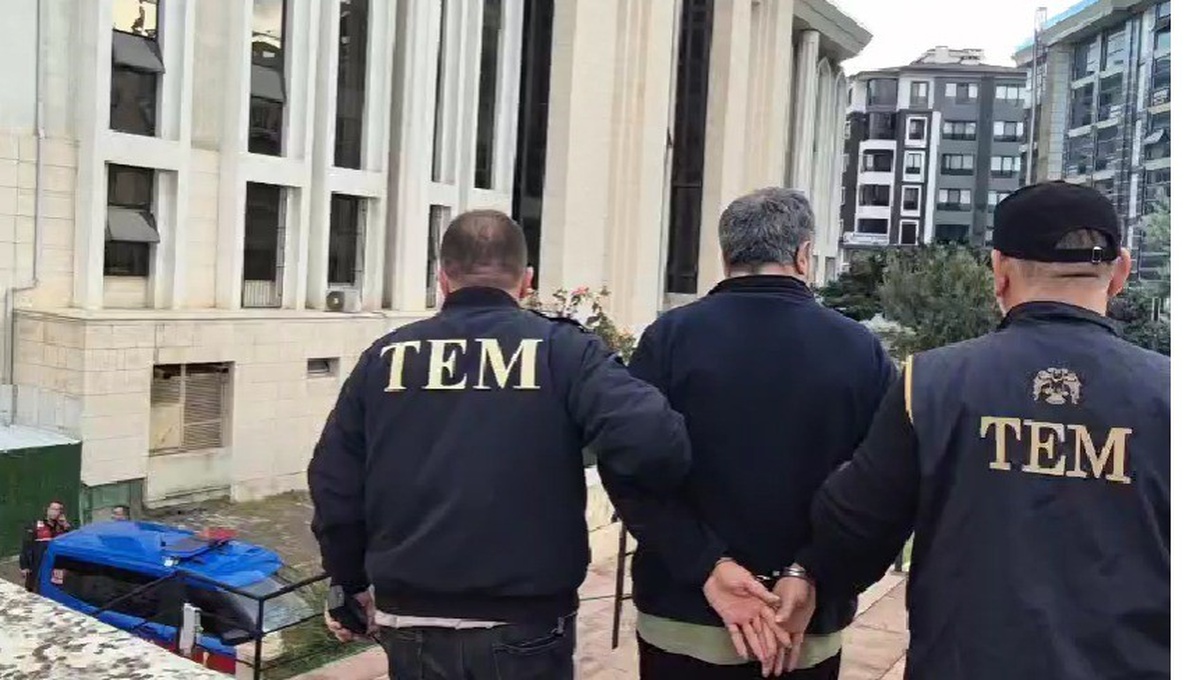 Balıkesir Edremit'te sosyal medya paylaşımı nedeniyle resim öğretmeni tutuklandı