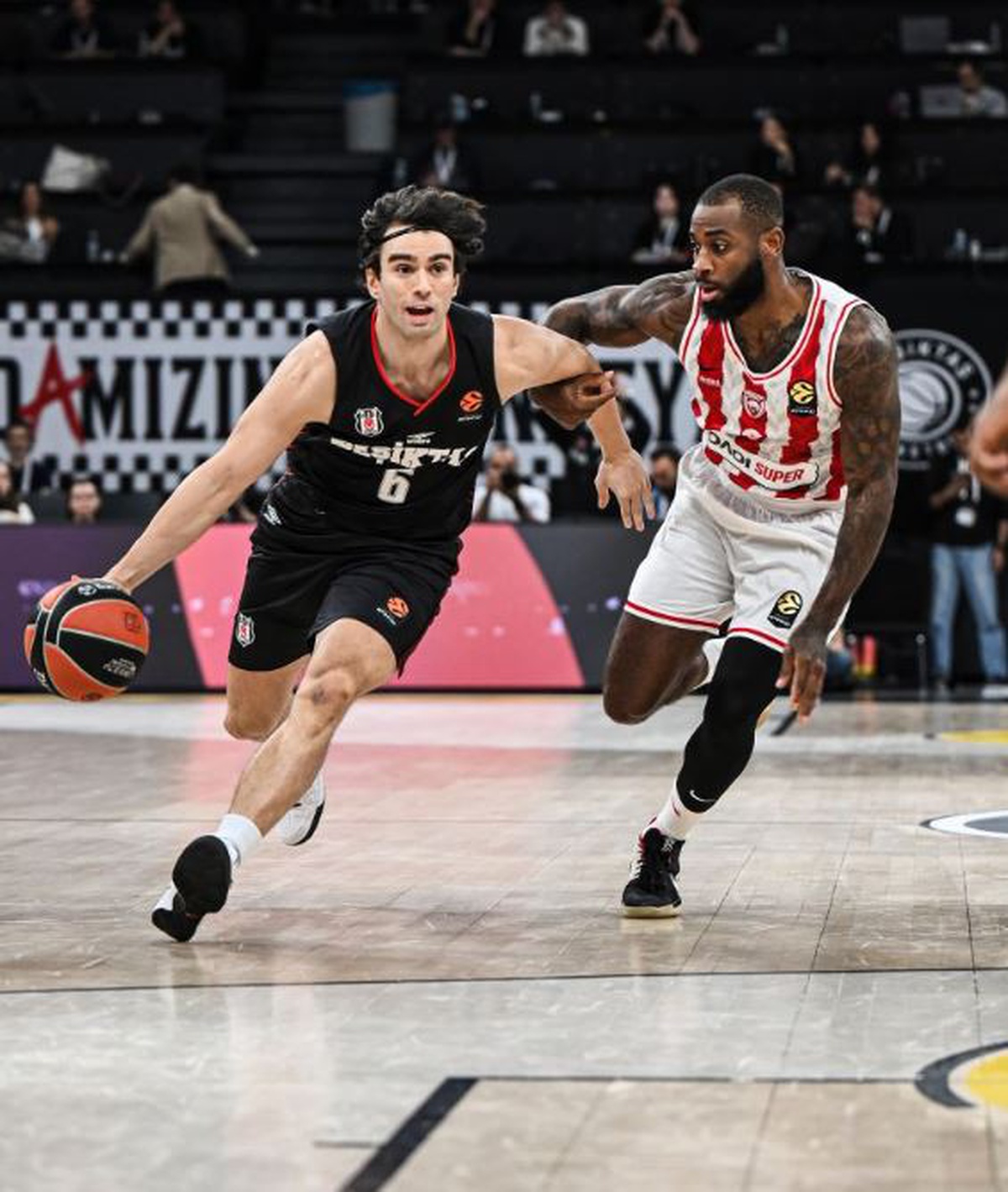 Beşiktaş, EuroLeague'in 8. haftasında Olympiakos'a 81-73 yenildi