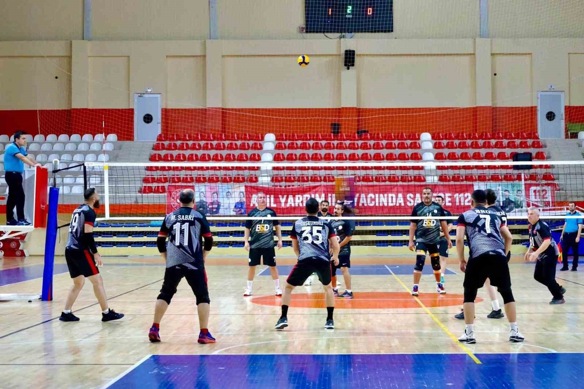 Bilecik'te kamu çalışanları voleybol şampiyonları Bursa'da Bilecik'i temsil edecek