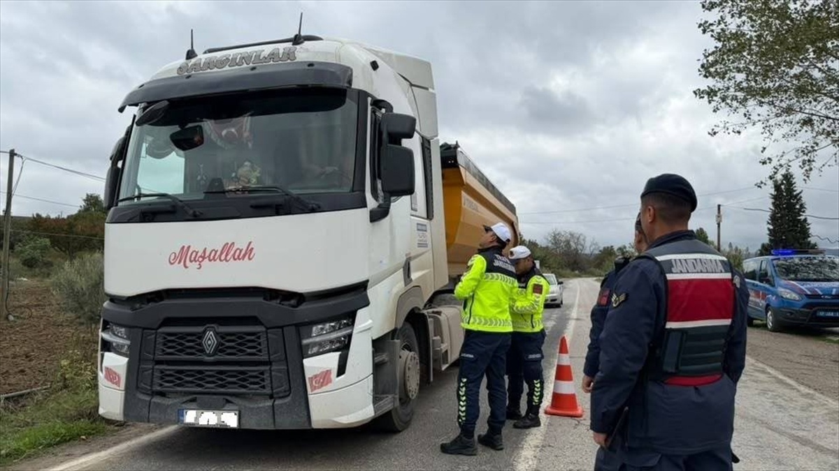 Çanakkale'de huzur uygulamalarında yakalanan 110 kişiden 13'ü tutuklandı