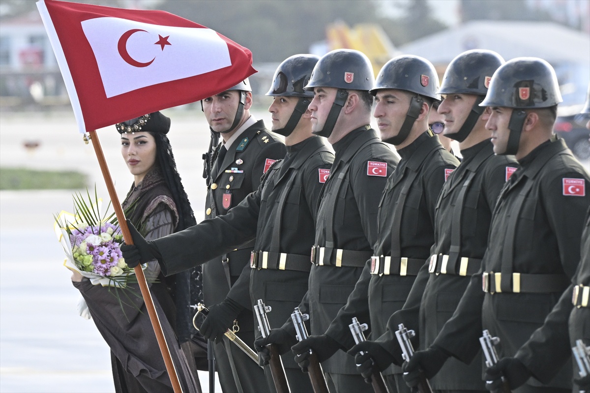 Cumhurbaşkanı Erdoğan, Kazakistan Cumhurbaşkanı Tokayev'i karşıladı