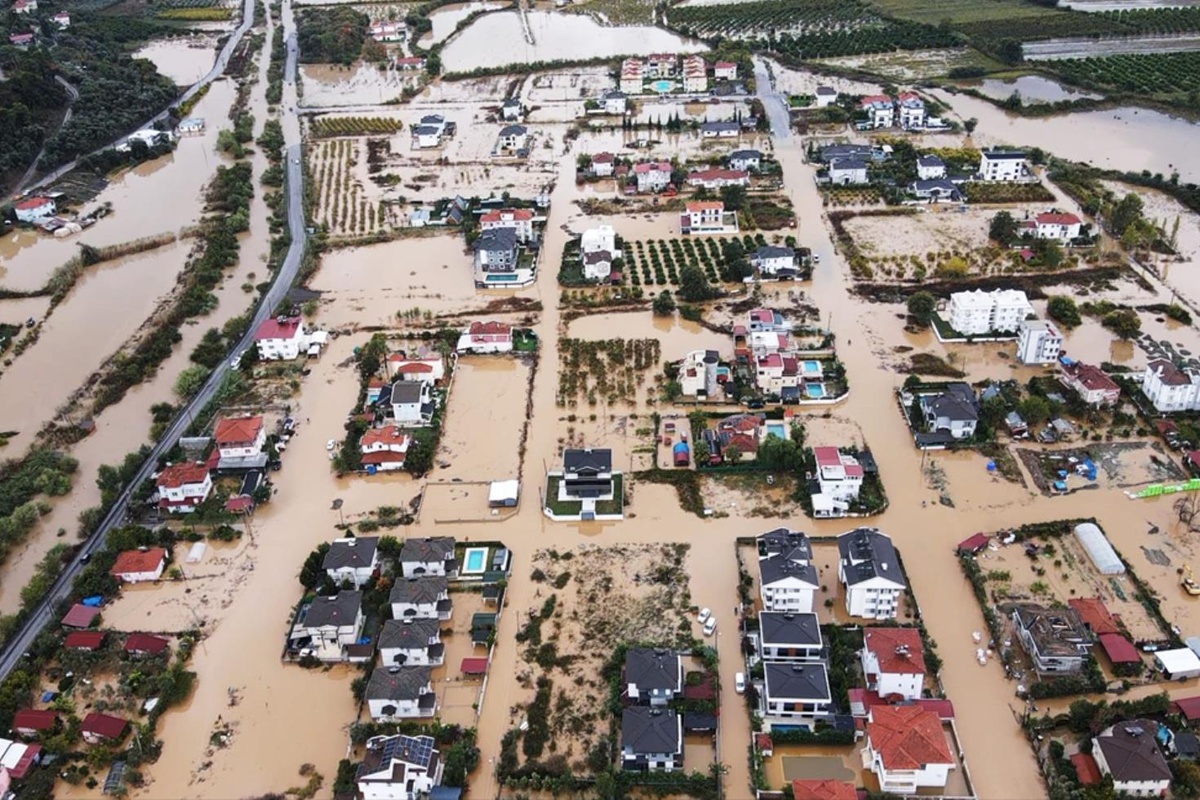 Türkiye'nin tatil cenneti felaketi yaşıyor! Görüntüler endişe verici