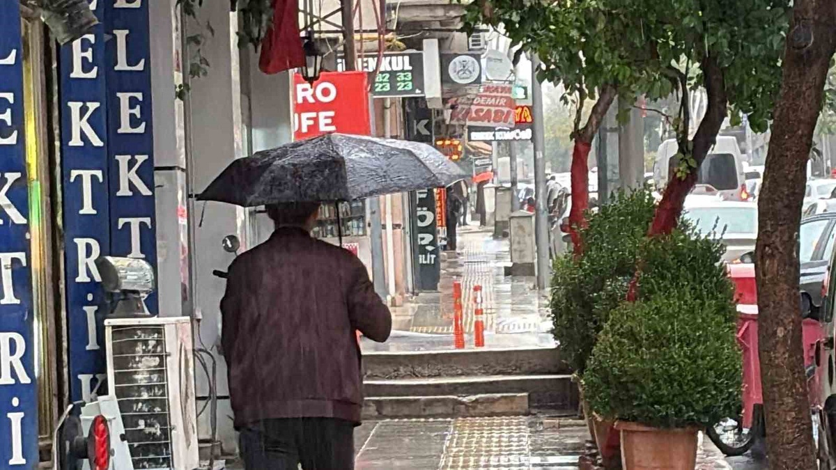 Elazığ'da sağanak başladı, Meteoroloji kuvvetli yağış ve sel riskine karşı uyardı