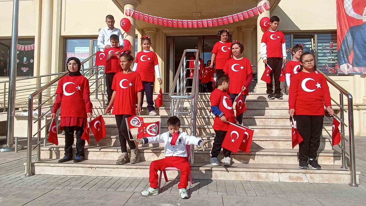Havza'da özel öğrenciler Cumhuriyet Bayramı'nı gösterilerle kutladı