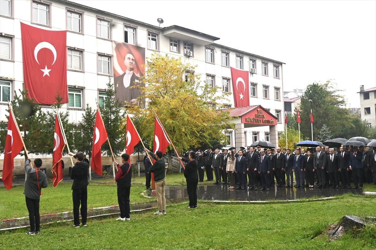Hizan'da Cumhuriyet'in 103. yıl dönümü dolayısıyla tören düzenlendi