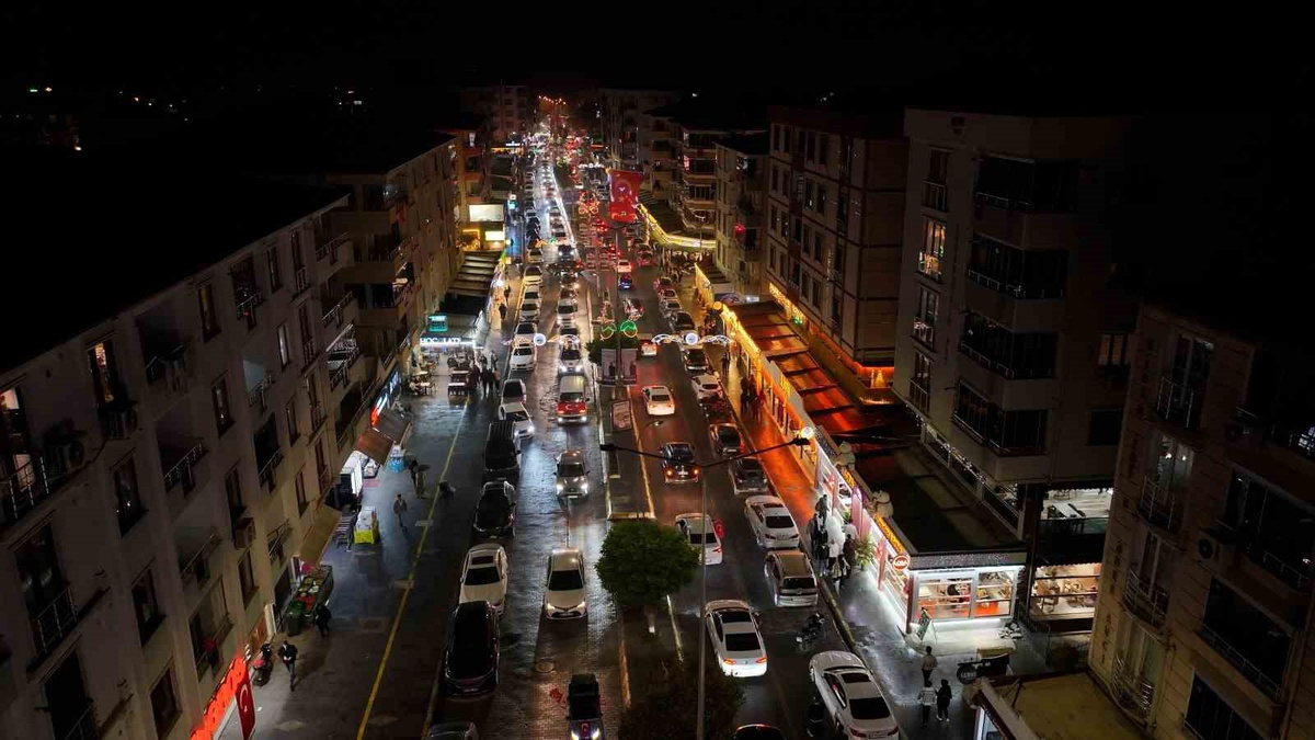 Iğdır'da 103 araçlık konvoy vatandaş ilgisiyle yaklaşık 1000 araca ulaştı
