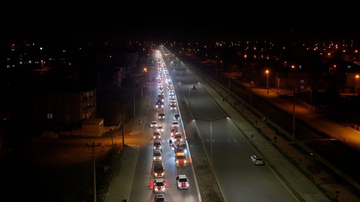 Iğdır'da 29 Ekim için 1000 araçlık Cumhuriyet Konvoyu şehir turu attı