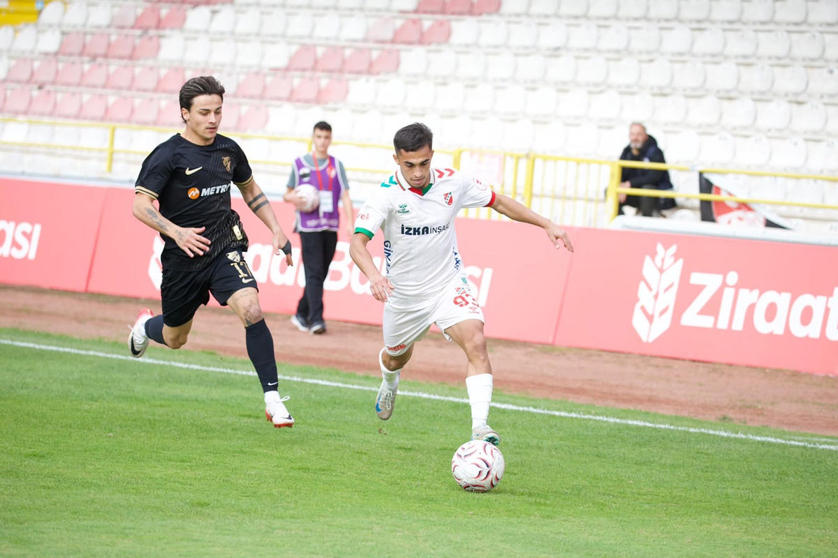 Karşıyaka, Boluspor'u genç kadrosuyla deplasmanda 3-1 yenip kupada tur atladı