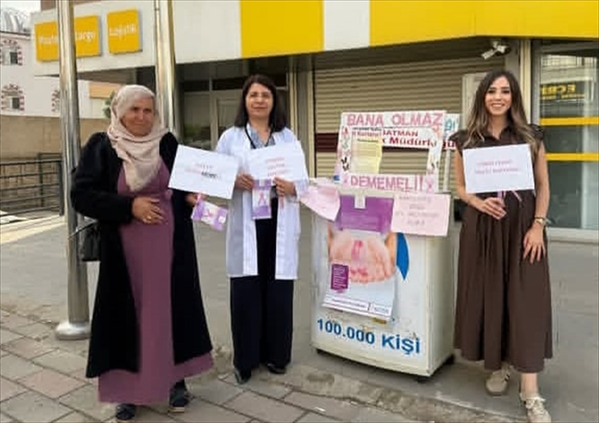 Kozluk'ta meme kanseri farkındalık standında erken teşhisin önemi anlatıldı