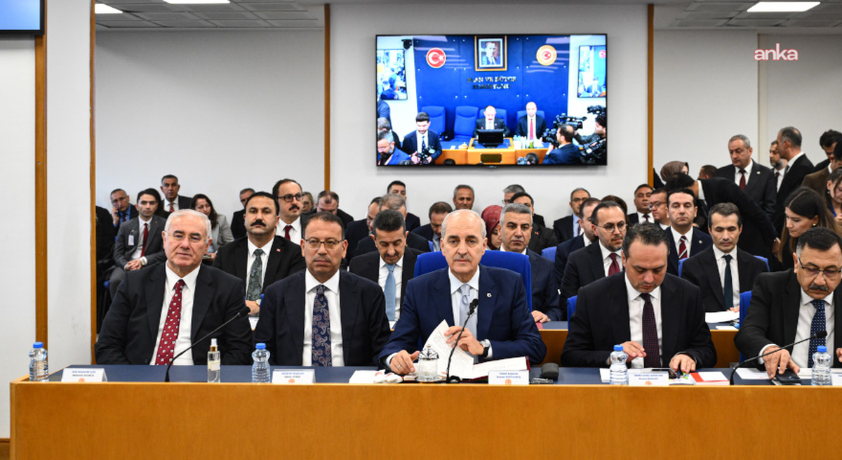 Kurtulmuş, Terörsüz Türkiye'de oyunbozanlık yapanın oyunu altında kalacağını söyledi