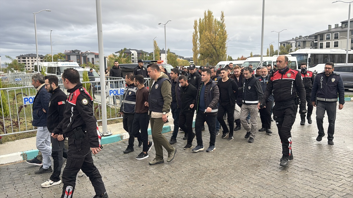 Kütahya merkezli iki yasa dışı bahis örgütüne yönelik operasyonda 62 kişi tutuklandı