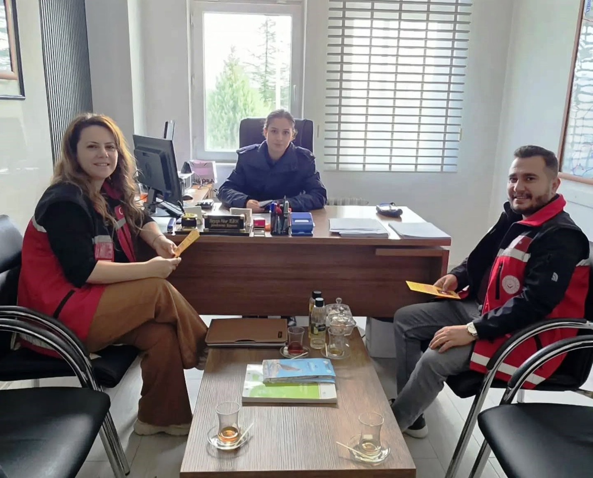 Kütahya Pazarlar'da jandarma personeline evlilik kredisi ve koruyucu aile anlatıldı
