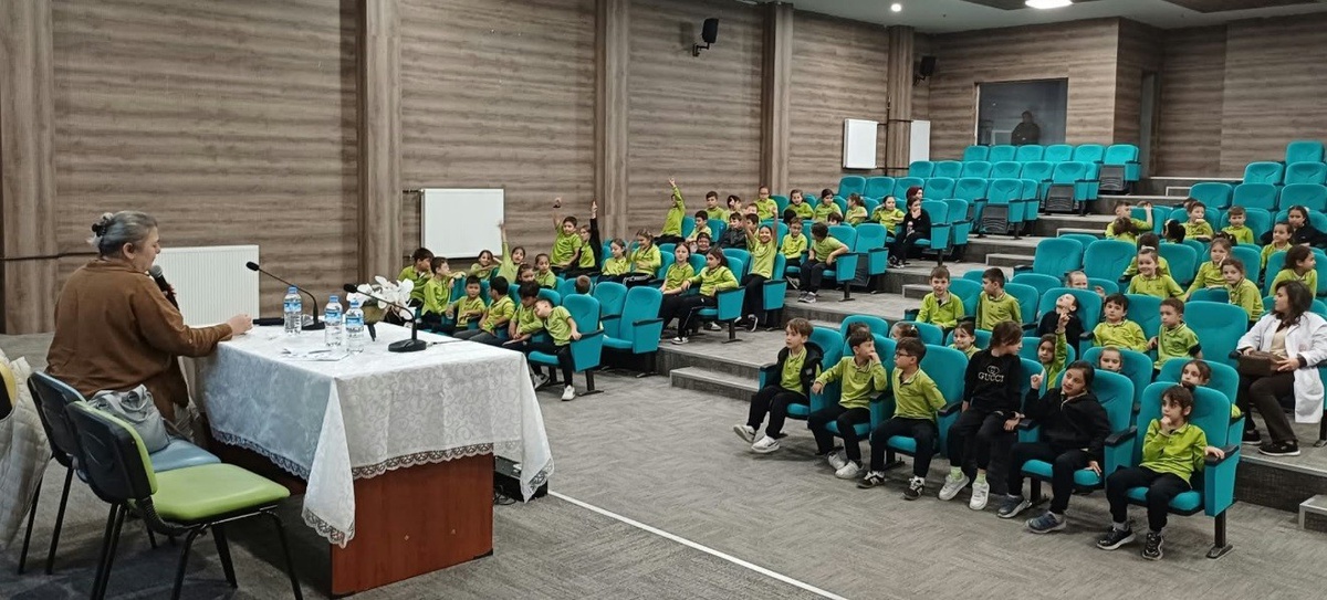 Kütahya Tavşanlı'da vergi dairesi öğrencilere vergi bilinci eğitimi verdi