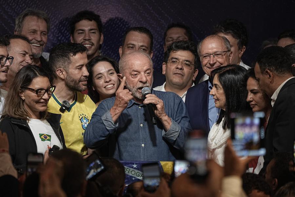 Lula, Bolsonaro'nun ülkeyi terk ettiği iddiasını 'utanç verici' olarak niteledi