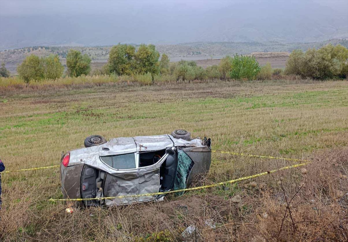 Malatya'da otomobilin devrildiği kazada 2 kişi yaralandı