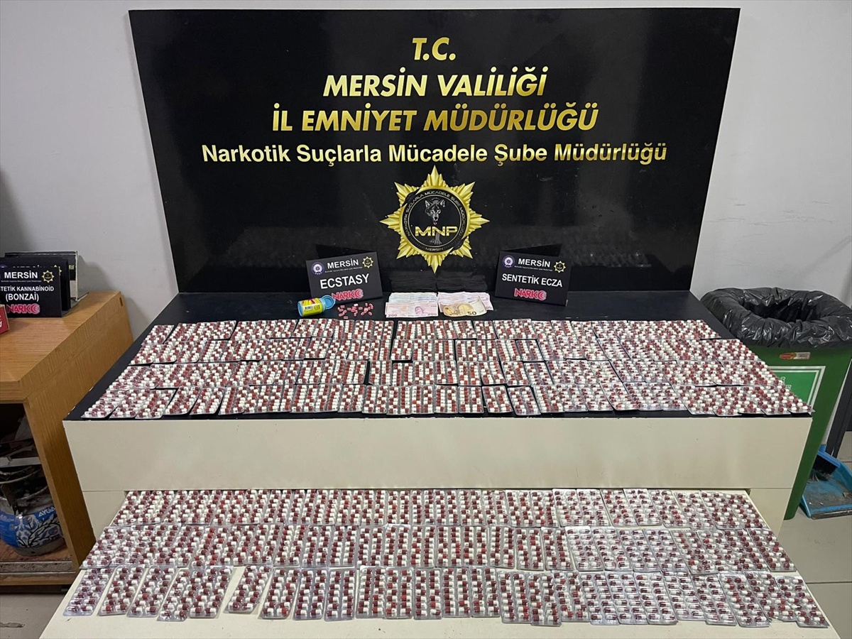 Mersin'de uyuşturucu satıcılarına yönelik operasyonda 8 kişiden 7'si tutuklandı