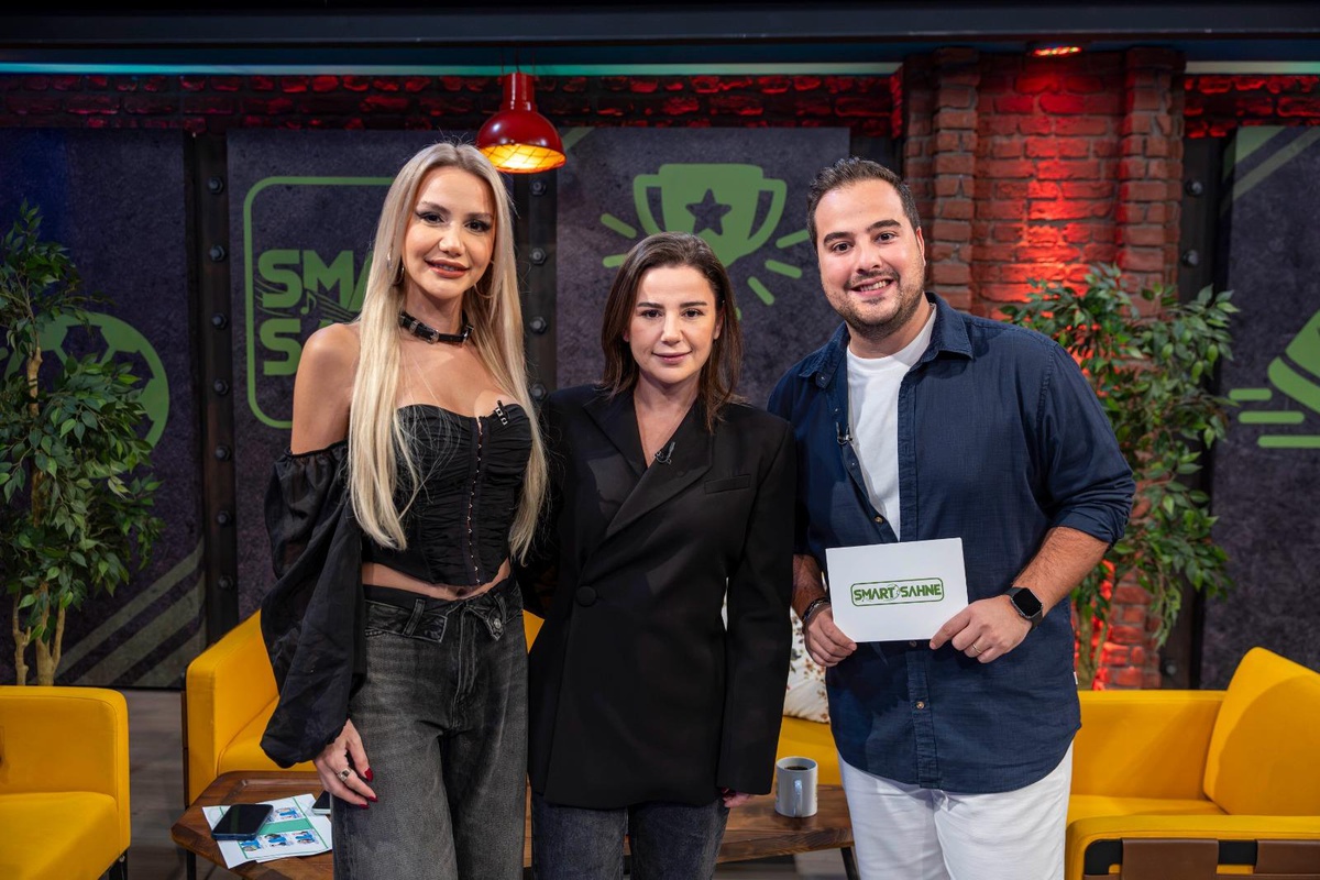 MERVE ÖZBEY, SMART SAHNE’DE: “EBRU GÜNDEŞ İLE DÜET YAPMAK HAYALİM”