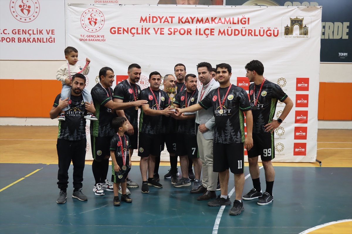 Midyat'ta Cumhuriyet Kupası'nı Borsa İstanbul Midyat Anadolu Lisesi kazandı
