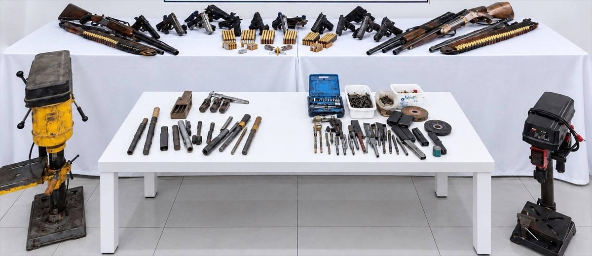 Ordu Ulubey'de silah operasyonunda 2 şüpheli gözaltına alındı, 10 tabanca bulundu