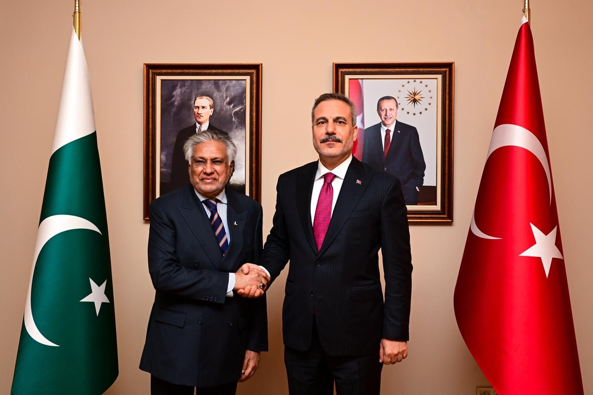 Pakistan Dışişleri Bakanı Dar'dan 29 Ekim tebriği