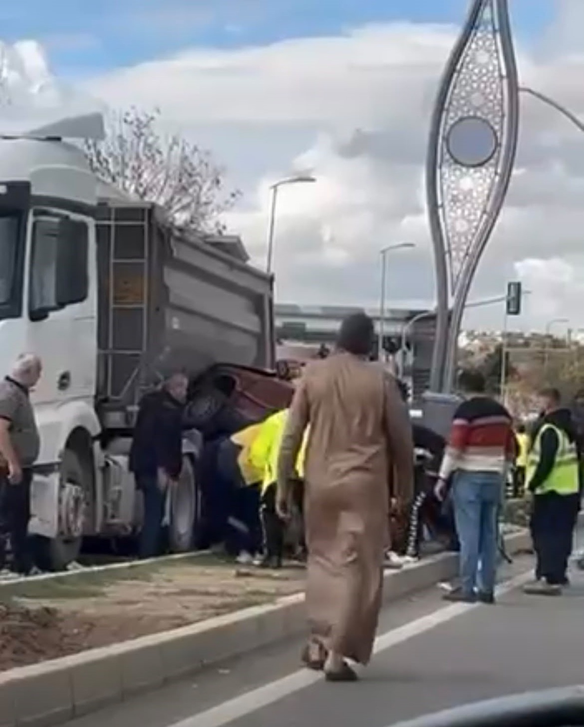 Polatlı'da kamyon ile otomobil çarpıştı, kazada yaralanan 3 kişi hastaneye kaldırıldı