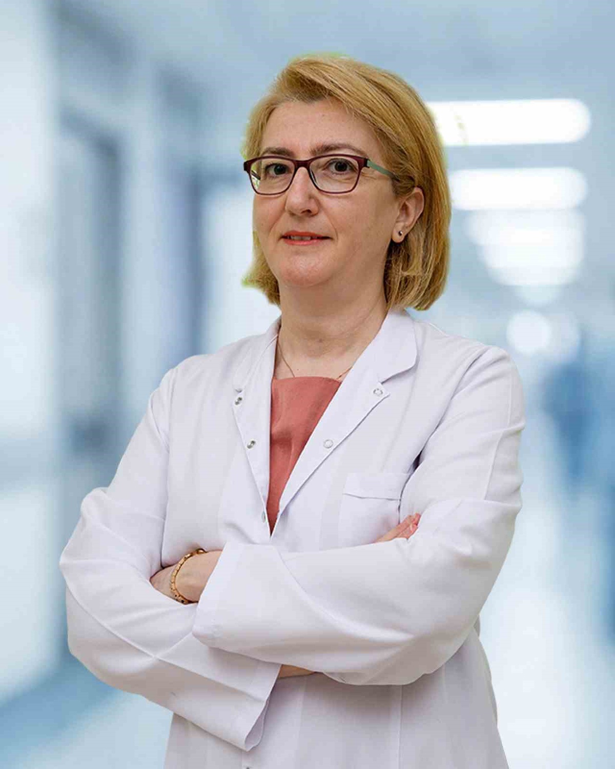 Prof. Dr. Baysal, 4-6 haftayı geçen bel ağrısında uzmana başvurulmasını önerdi